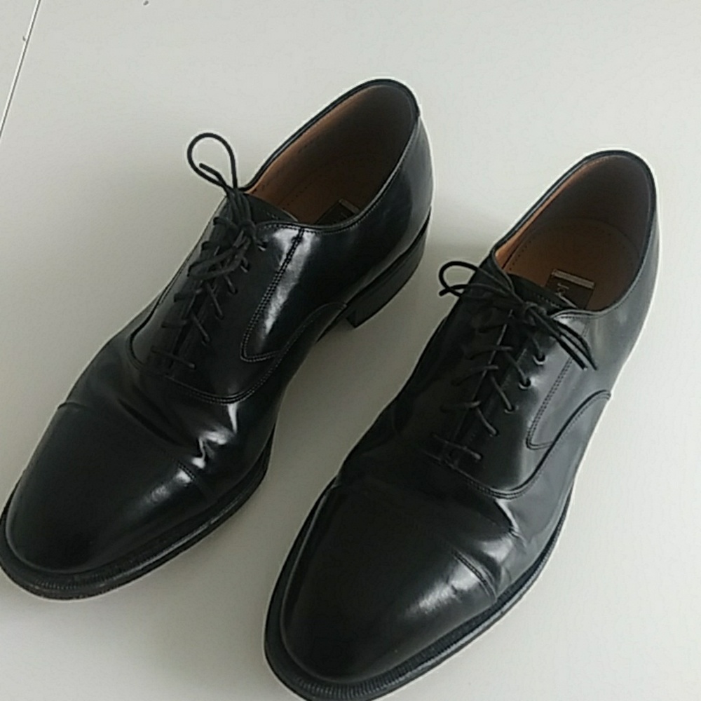 Johnston & Murphy dress shoes 10.5